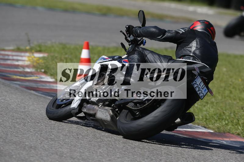 /Archiv-2024/29 12.06.2024 MOTO.CH Track Day ADR/Gruppe gelb/backside